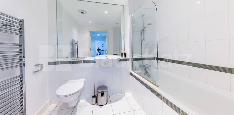 Modern development with 3 double bedrooms mins to tube & shops Eden Grove, Holloway